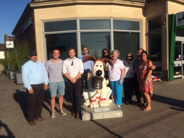 The Parish Councillors with the Gromit sculptor 