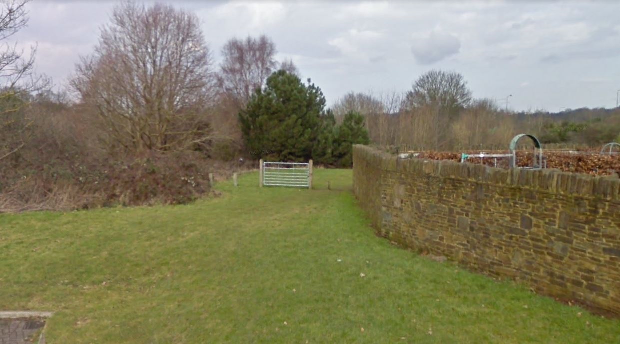 a view looking into Scantleberry open space from Scantleberry close.